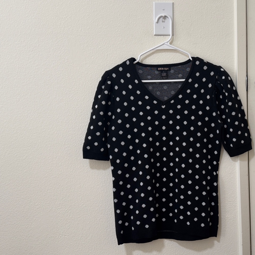 Polka dot short sleeve sweater